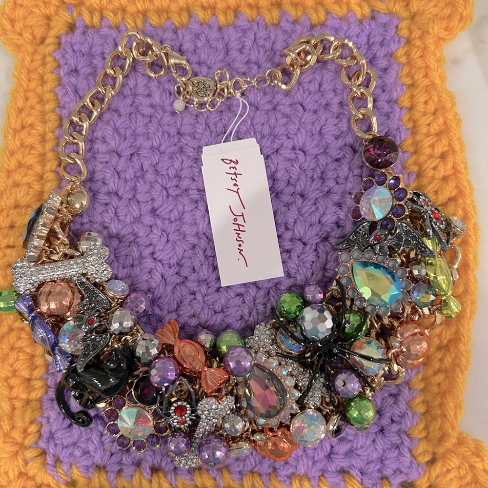 NWT Betsey Johnson Halloween Charm Bib Chain Necklace - Picture 3 of 8